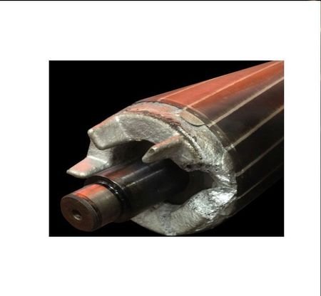 Elektromotor läuft schwer – der Rotor schleift, er wird heiß, es schmelzen der Alu-Ringe, im Bild zu sehen 