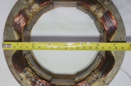 Vier Wicklungssysteme im Generator hier die Geno Erregerspule - die Erregerwicklung separat wickeln, die im Bild zu sehen ist